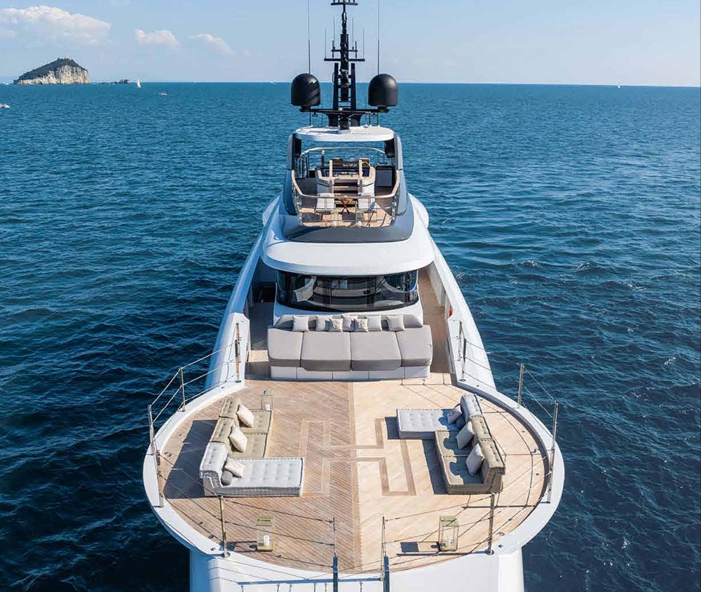 Admiral 55 m-helipad